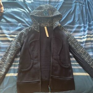 Lululemon Women's Blue and Gray Hooded Jacket
